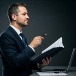 ¿Sabía usted que solo los contadores públicos personas naturales pueden otorgar fe pública al ejercer como revisores fiscales, incluso si trabajan para una firma de contaduría?
